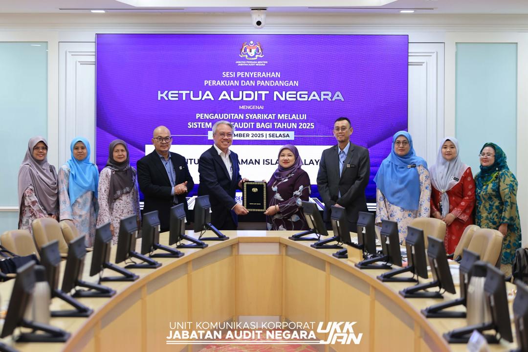 Sesi Penyerahan Perakuan dan Pandangan Ketua Audit Negara Mengenai Pengauditan Institut Kefahaman Islam Malaysia (IKIM) Melalui Sistem e-SelfAudit Bagi Tahun 2025