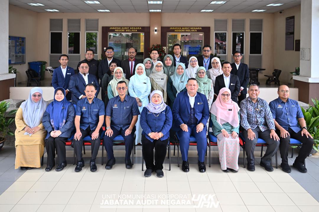 Majlis Perjumpaan dan Amanat Tahun Baru Ketua Audit Negara Bersama warga Jabatan Audit Negara Negeri Melaka Serta Penyampaian Sijil Penghargaan Kelayakan Profesional
