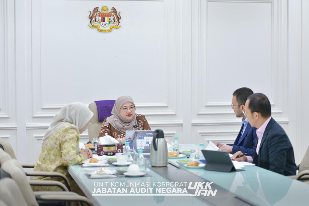 Kunjungan Hormat Ketua Pegawai Eksekutif Kumpulan Wang Simpanan Pekerja (KWSP) Kepada Ketua Audit Negara