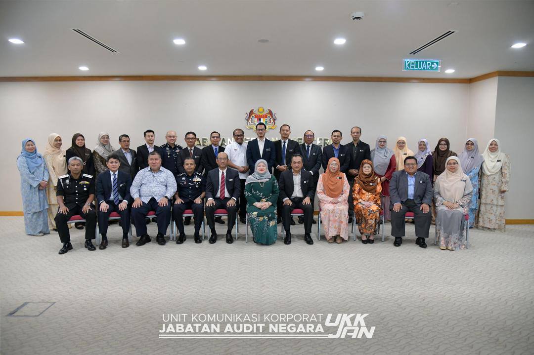 Sesi Libat Urus Papan Pemuka Dalam Talian Ketua Audit Negara (Auditor General’s Dashboard – AGD) Bersama Kementerian Sumber Manusia (KESUMA) Dan Kementerian Dalam Negeri (KDN)