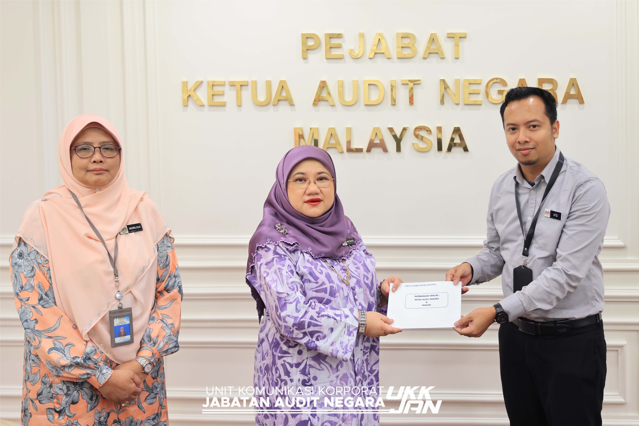 Penyerahan Sumbangan Tabung JAN Kepada Encik Wan Muhamad Afiq bin W. Mohd Suhaimi