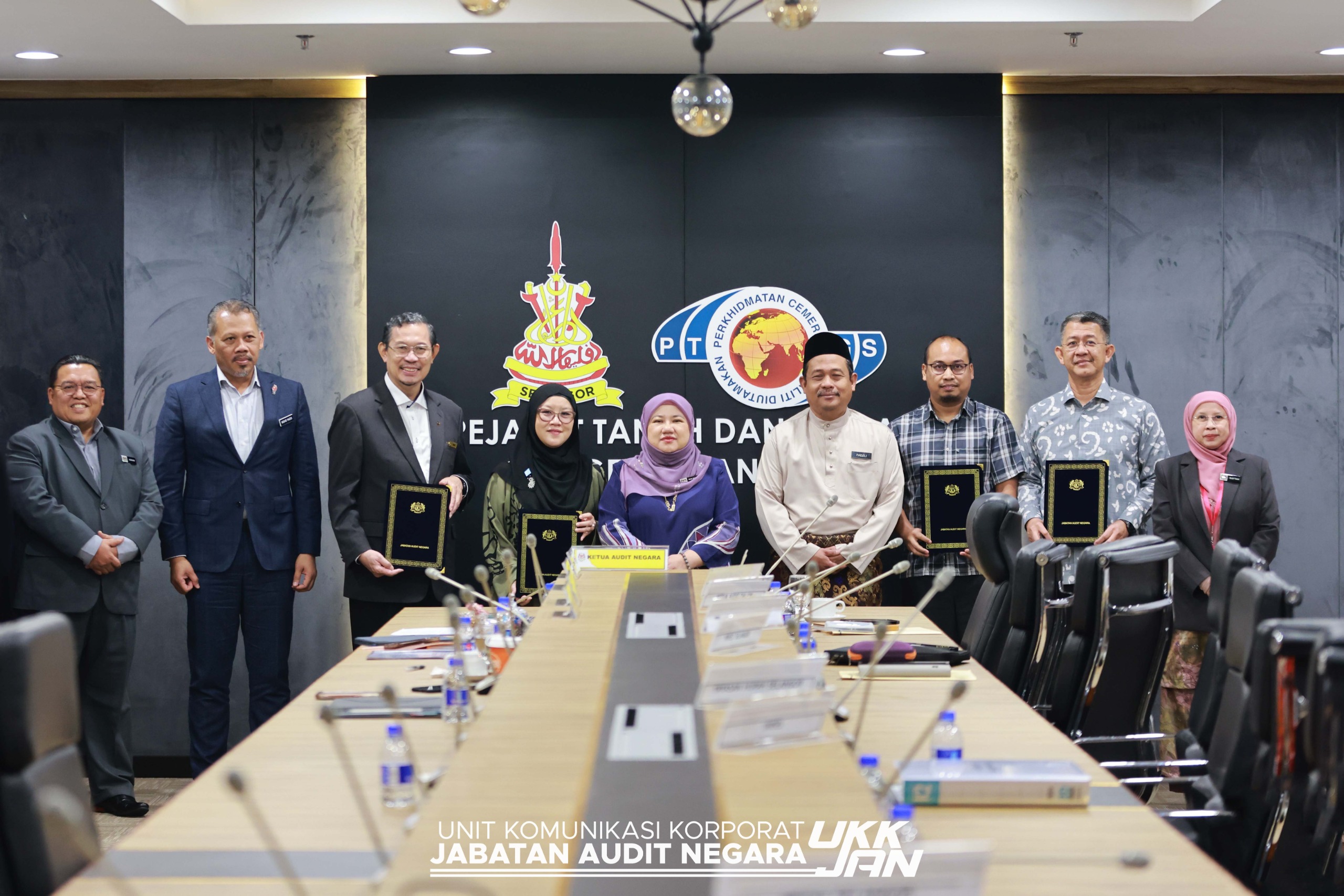 Sesi Penyerahan Perakuan Dan Pandangan Ketua Audit Negara Mengenai Pengauditan Syarikat Subsidiari Menteri Besar Selangor (Pemerbadanan) Melalui Sistem E-Selfaudit Bagi Tahun 2025