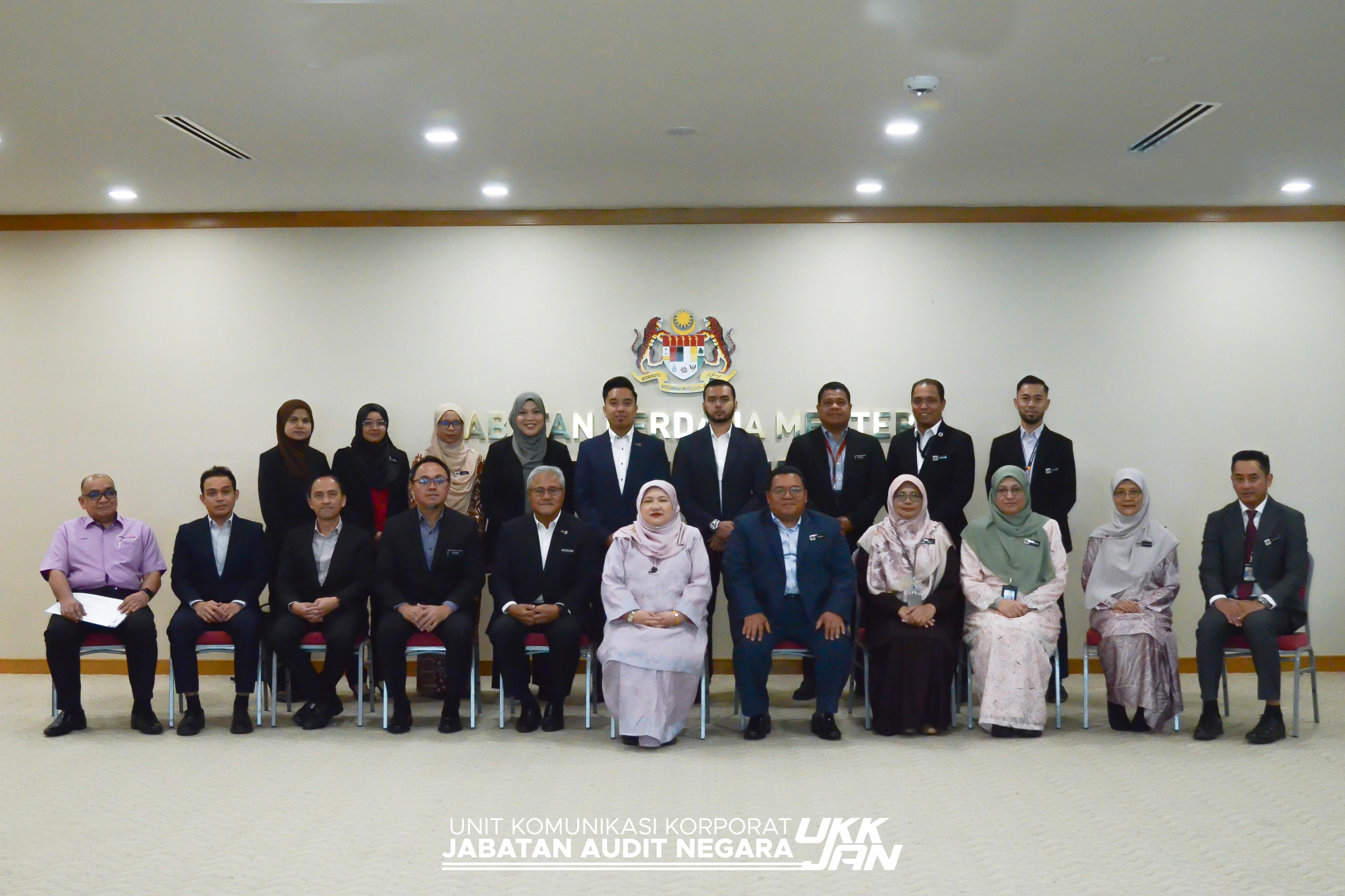 Sesi Penyerahan Perakuan Dan Pandangan Ketua Audit Negara Mengenai Pengauditan Syarikat Di Bawah Kawal Selia Pihak Berkuasa Wilayah Pembangunan Iskandar (IRDA) Melalui Sistem E-Selfaudit Bagi Tahun 2025