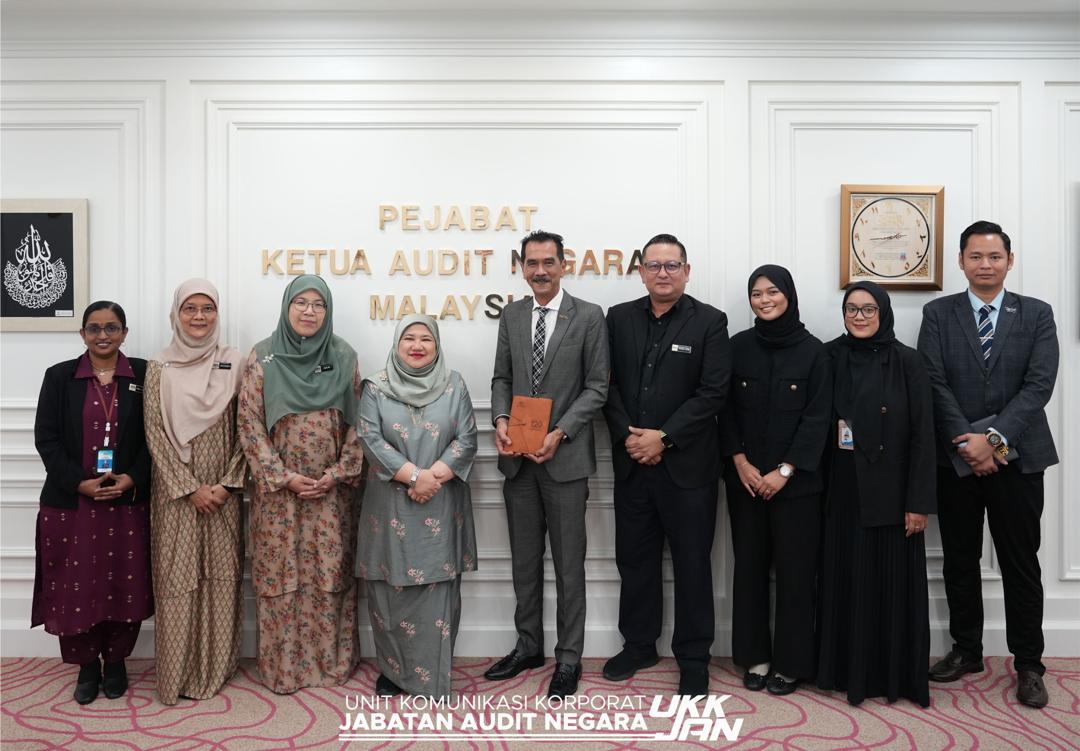 Kunjungan Hormat Ketua Pegawai Eksekutif Melaka International Trade Centre (MITC) Kepada Ketua Audit Negara